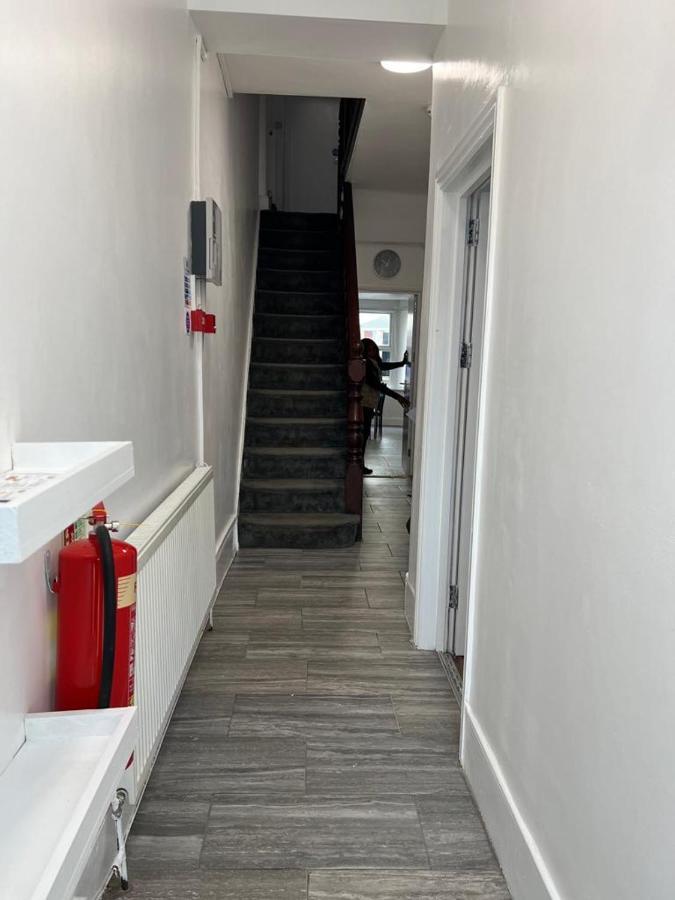 Woodgreen House Otel Londra Dış mekan fotoğraf